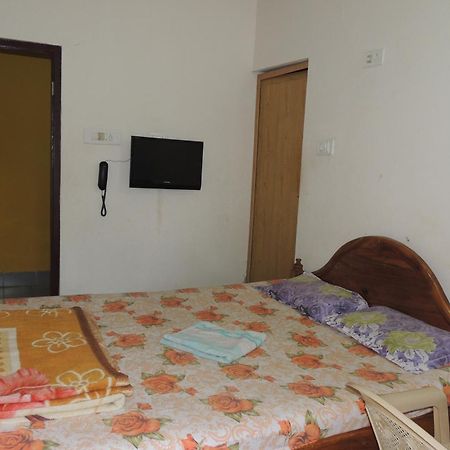 Surya Inn Konark Rum bild