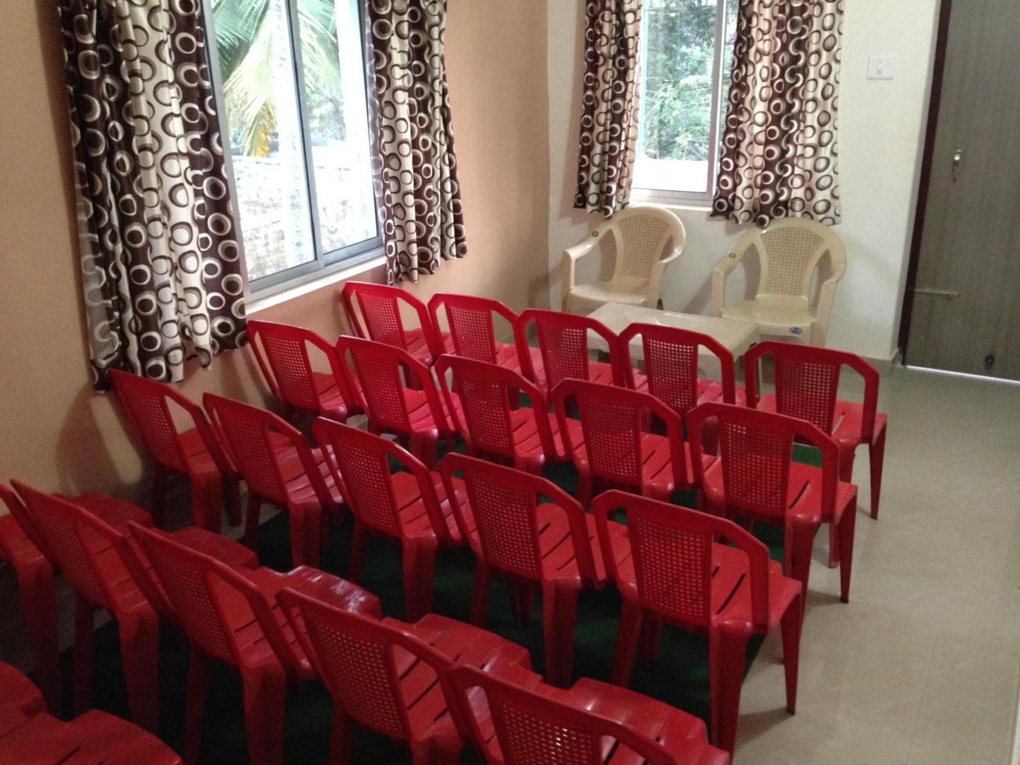 Surya Inn Konark Rum bild