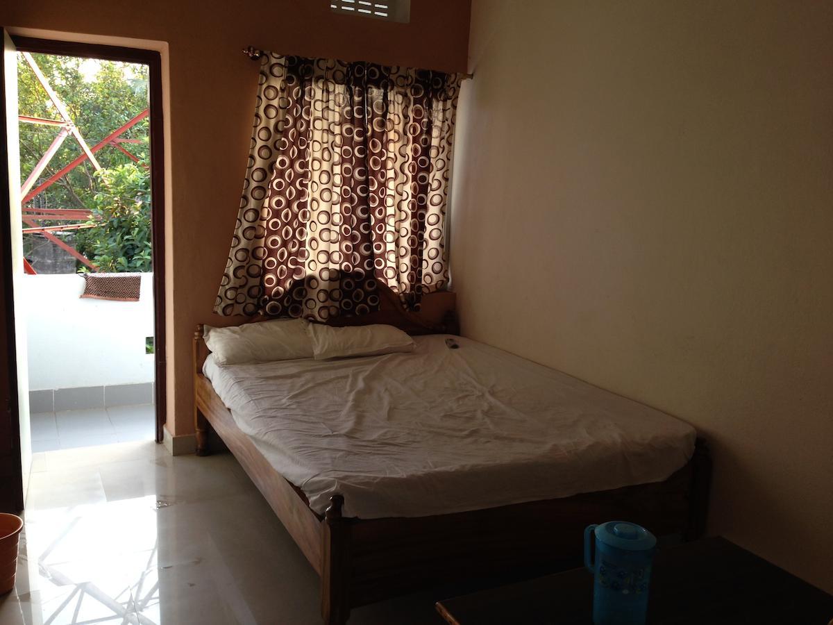 Surya Inn Konark Exteriör bild