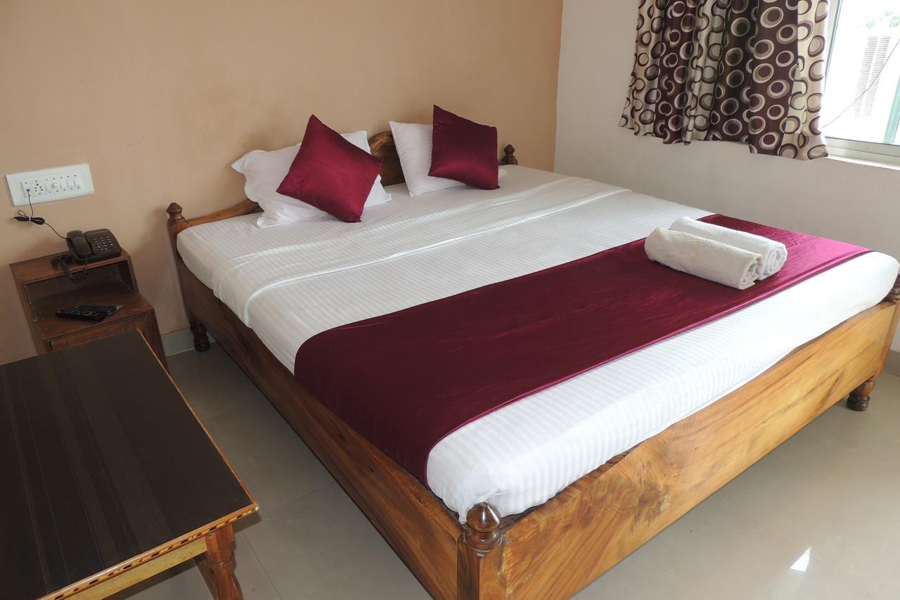 Surya Inn Konark Exteriör bild