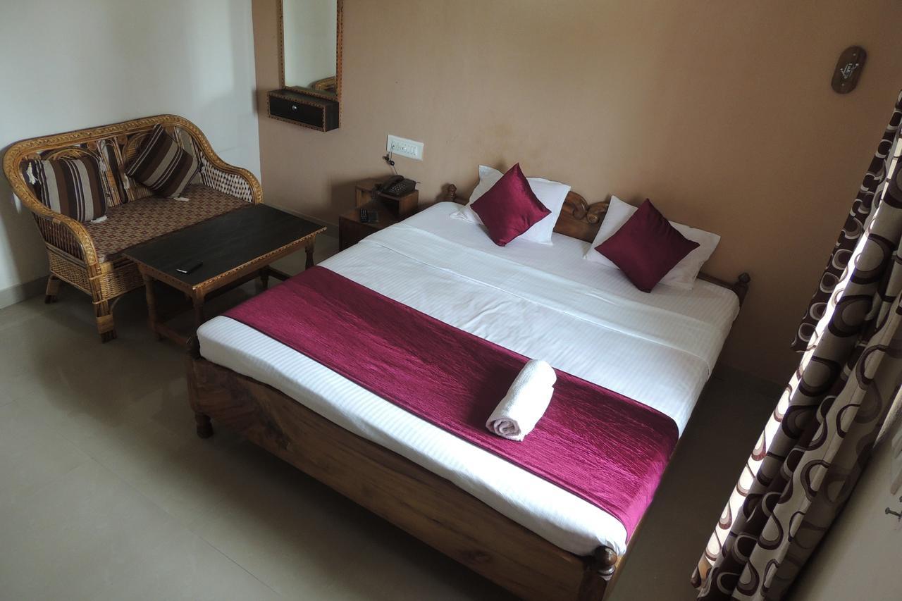 Surya Inn Konark Exteriör bild