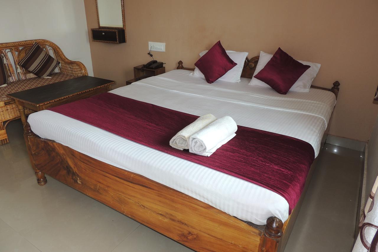 Surya Inn Konark Exteriör bild