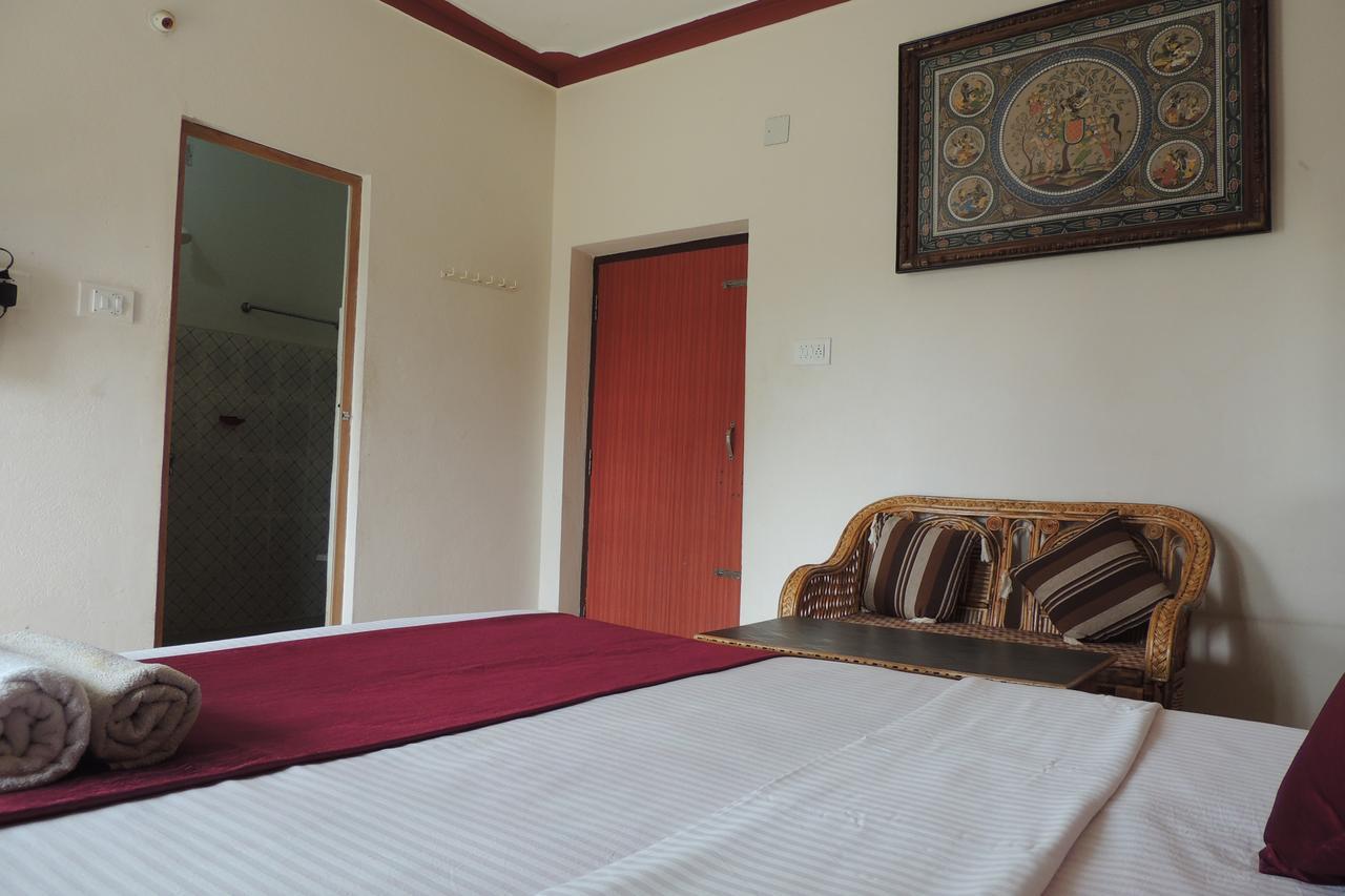 Surya Inn Konark Exteriör bild