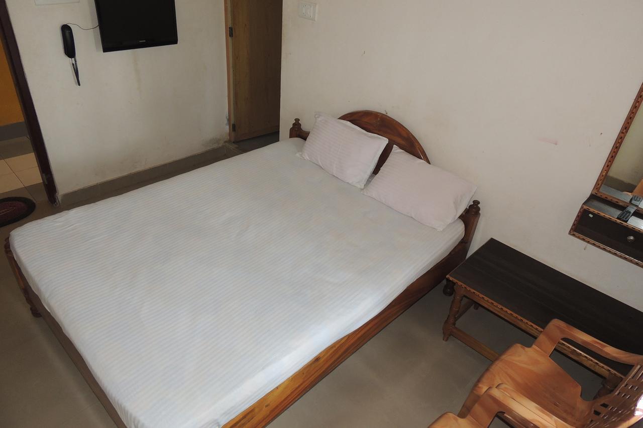 Surya Inn Konark Exteriör bild