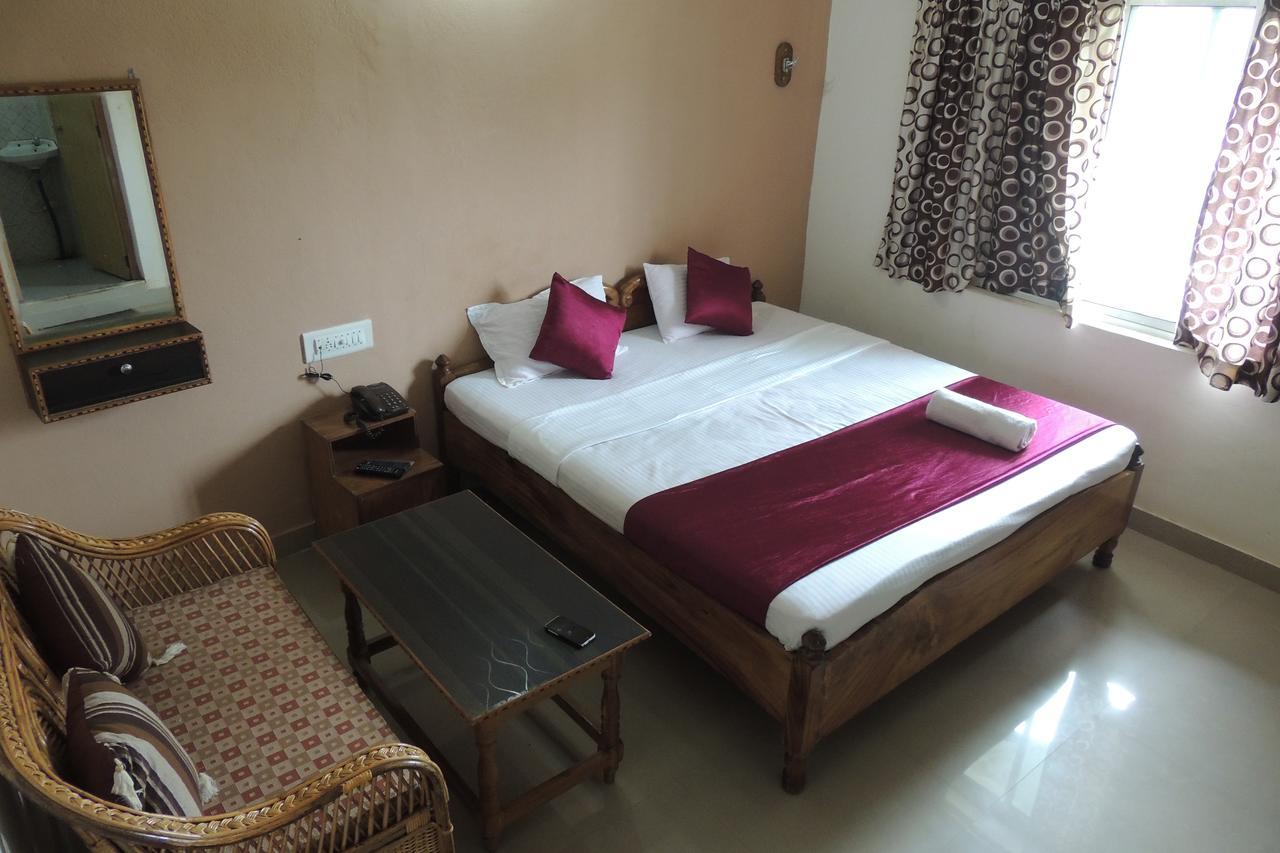Surya Inn Konark Exteriör bild
