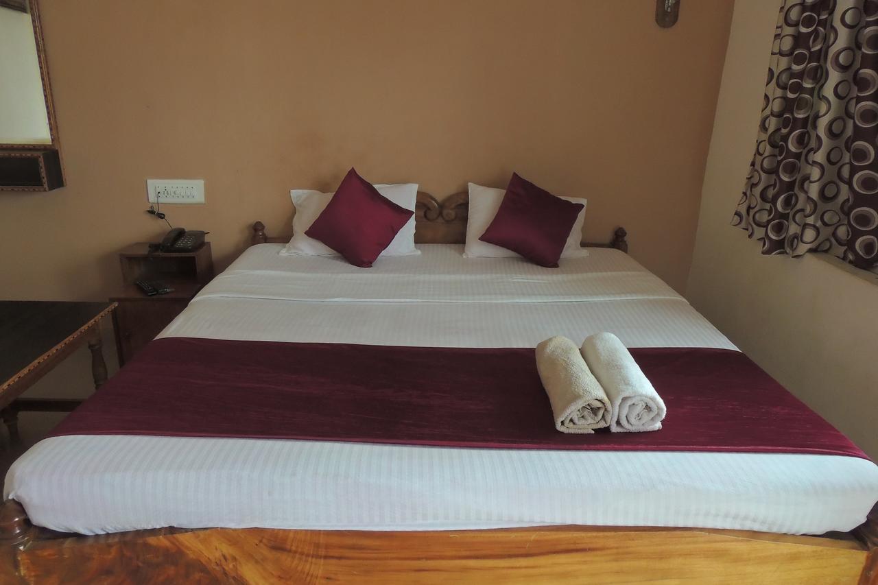 Surya Inn Konark Exteriör bild