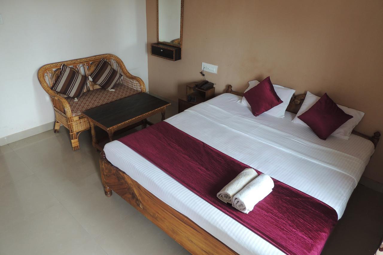 Surya Inn Konark Exteriör bild