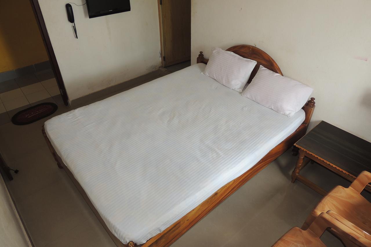 Surya Inn Konark Exteriör bild