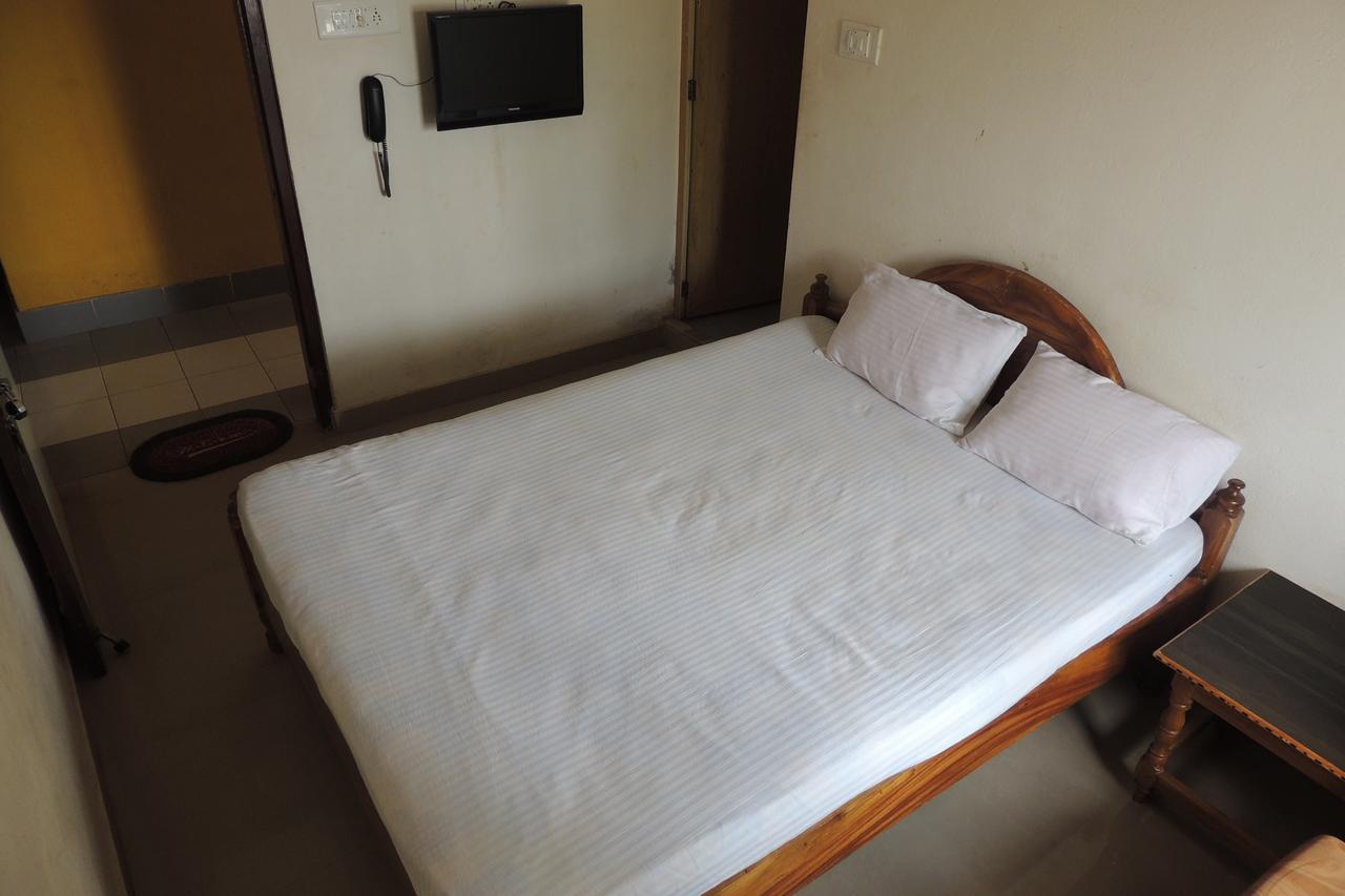 Surya Inn Konark Exteriör bild